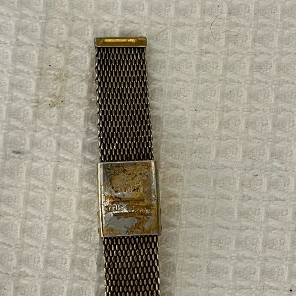 Vintage Timex Gold Watch - Picture 5 of 5